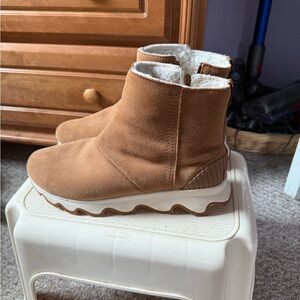 Sorel Brown Suede Boots with Cream Lining
